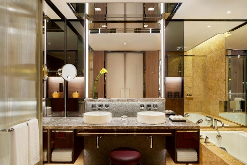 Four Seasons Hotel Hong Kong image 22